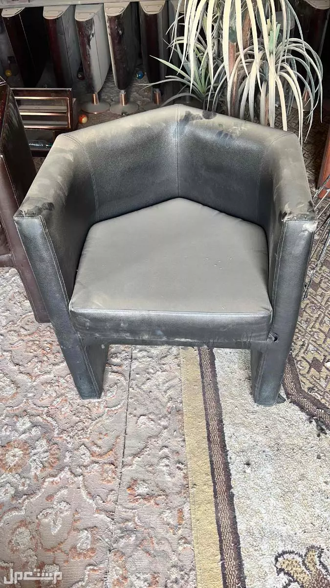للبيع كراسي طاولات  في الرياض بسعر 1 ريال سعودي