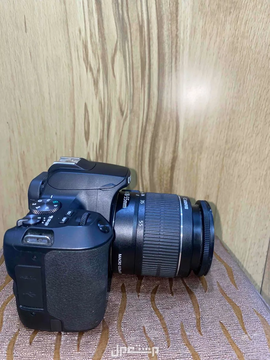 كاميرا كانون Canon EOS 250D Kit (عدسة 18-55mm في الرياض بسعر ألفين ريال سعودي