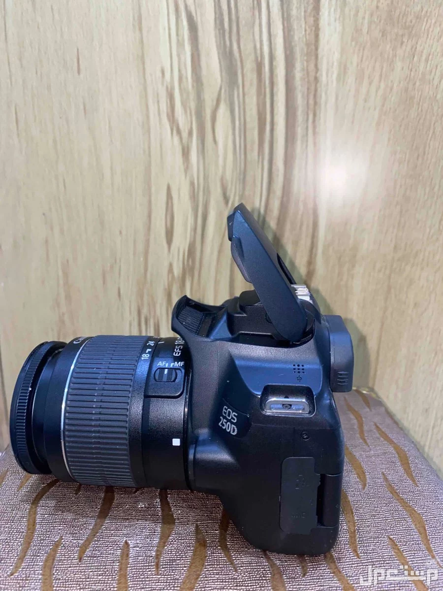كاميرا كانون Canon EOS 250D Kit (عدسة 18-55mm في الرياض بسعر ألفين ريال سعودي