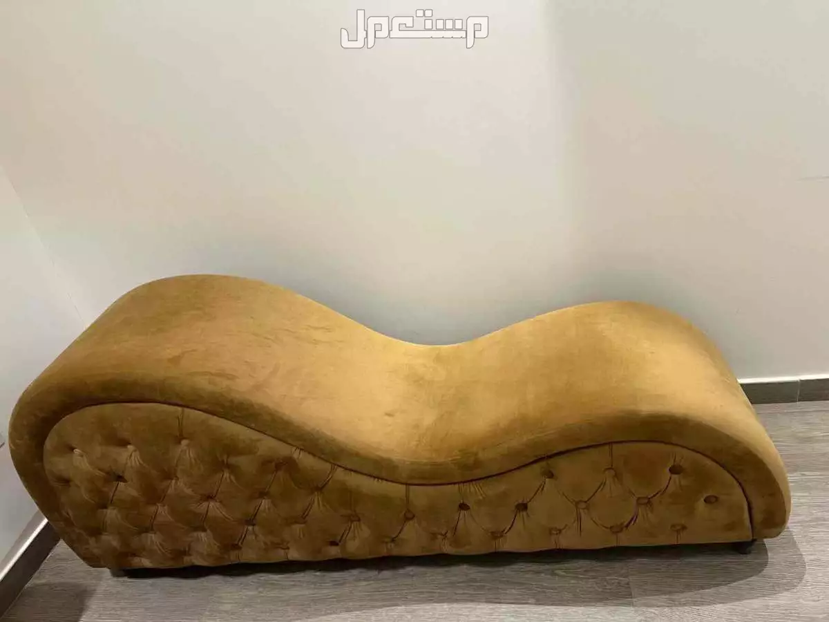 اريكة نظيفة جداً للبيع في الرياض