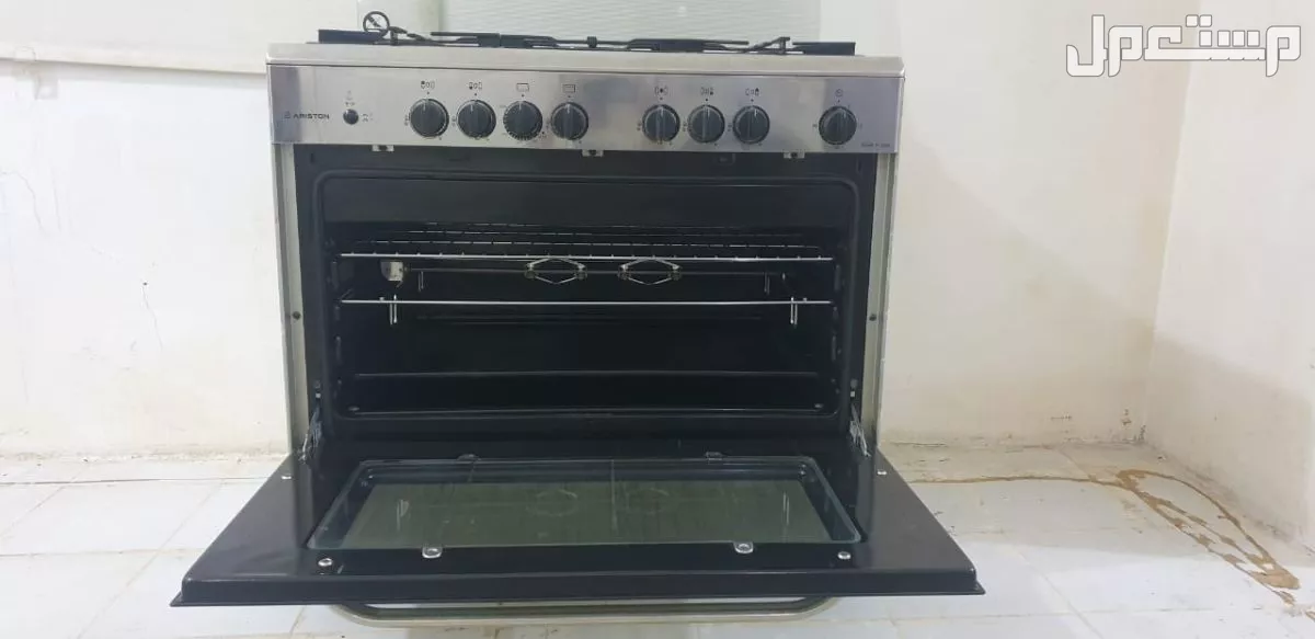 فرن ايطالي Ariston خمس عيون في جدة بسعر ألف ريال سعودي