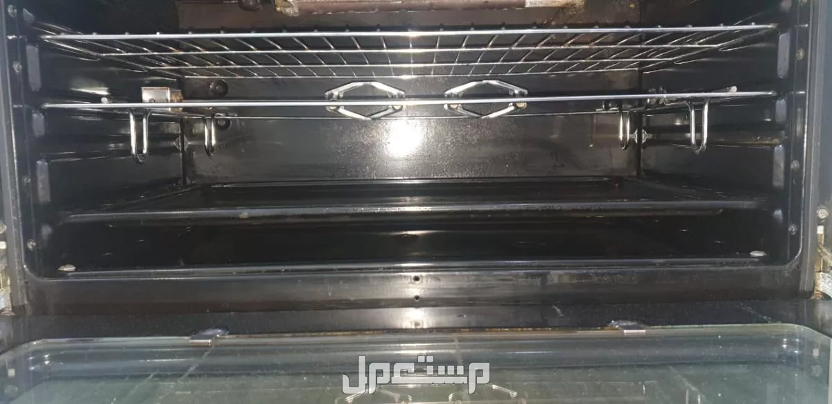 فرن ايطالي Ariston خمس عيون في جدة بسعر ألف ريال سعودي