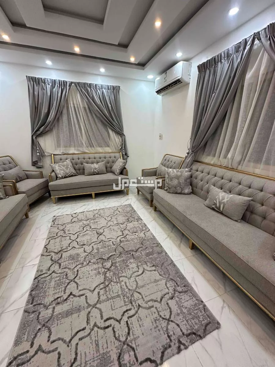 كنب للبيع  بالدمام حي بدر ب 3500 مع ستاير 2 جديد