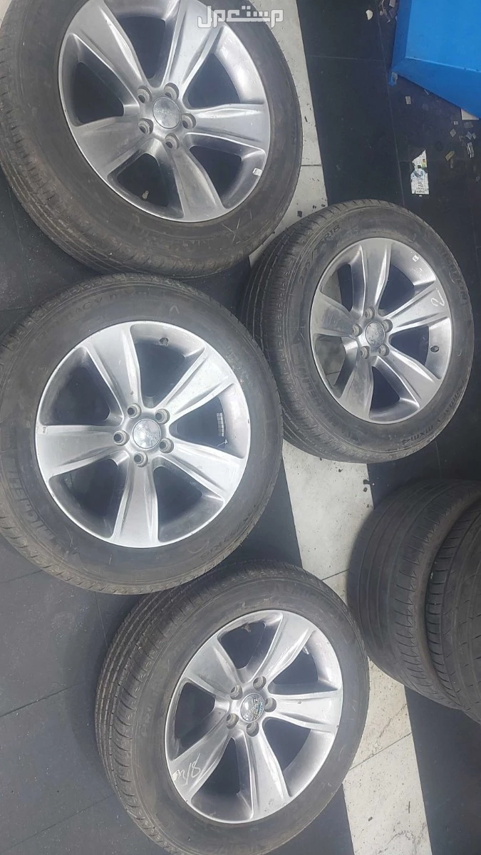 طقم جنوط دودج 18 55 235 مع كفراتها طقم ميشلان