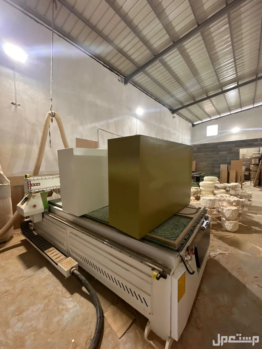 عرض للبيع مكينه CNC روتر مواصفات عالية صنع في الصين محركات يوسكاوا مع شفاط في جدة 0552209016