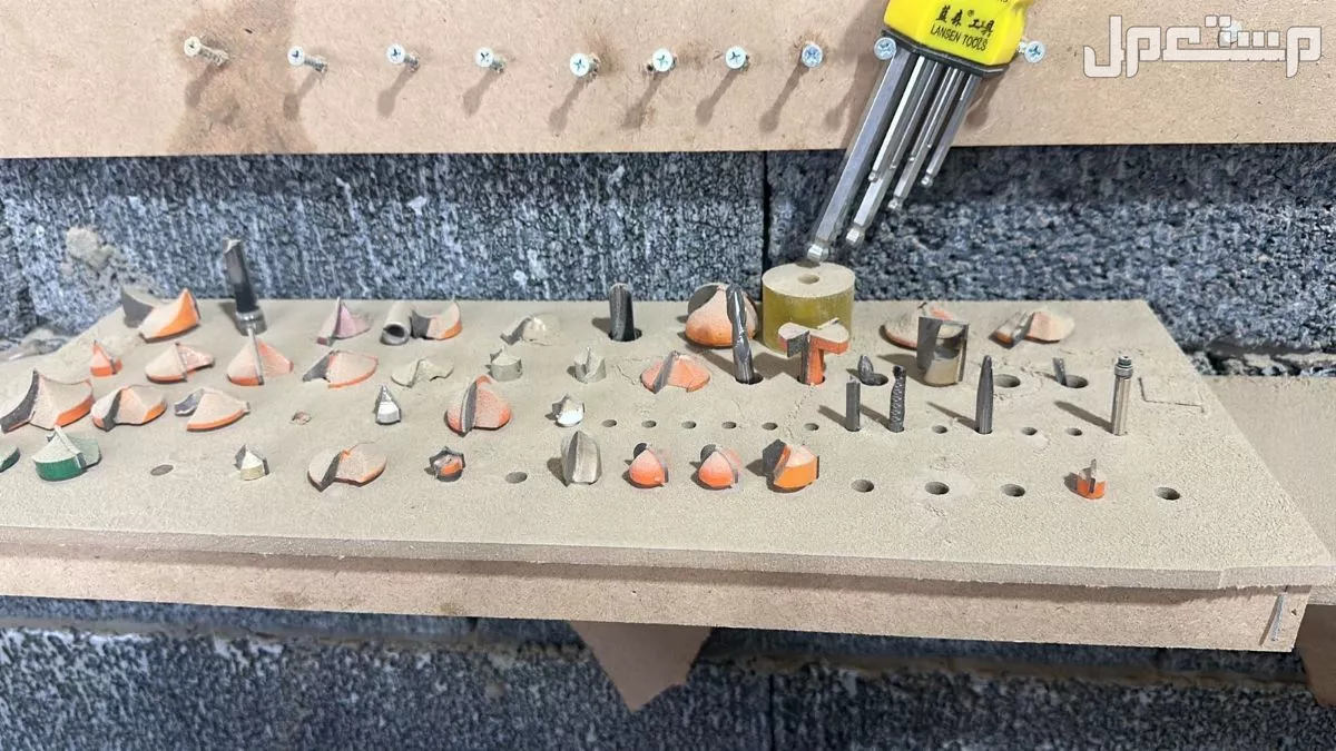 عرض للبيع مكينه CNC روتر مواصفات عالية صنع في الصين محركات يوسكاوا مع شفاط في جدة 0552209016