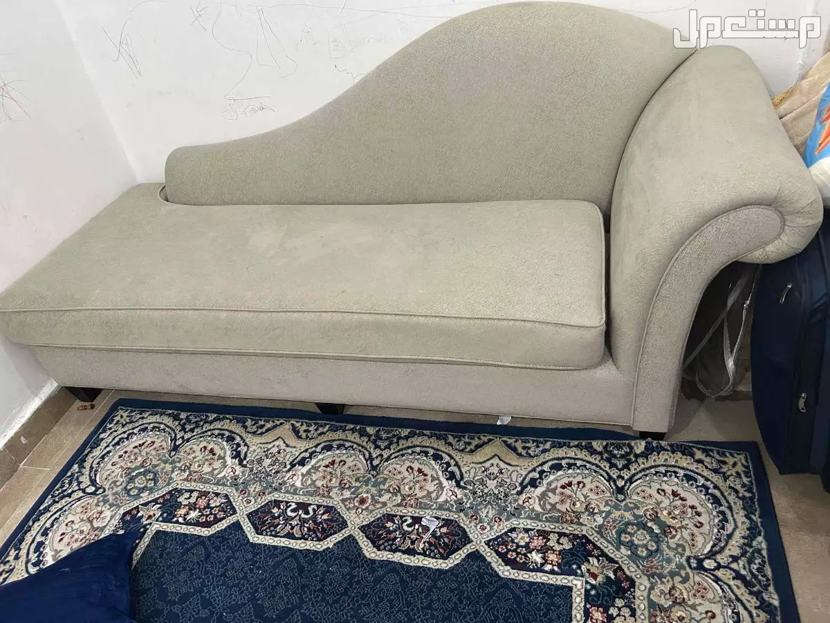 العنوان فحيحيل قطعه 10 طقم كنب نظيف للبيع من اسفنج البغلي وقطع اثاث متنوعه في الفحيحيل بسعر 160 دينار كويتي