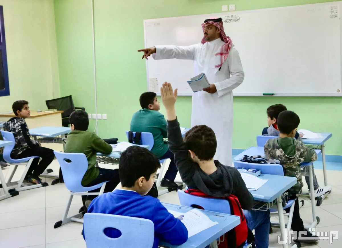 حقيقة العودة إلى نظام الفصلين للعام الدراسي 1447 حقيقة العودة لنظام الفصلين 1447