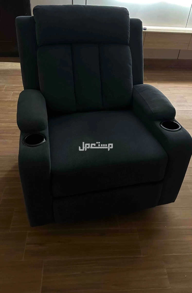 كرسي كنب مخمل ليزي بوي في الرياض بسعر 550
