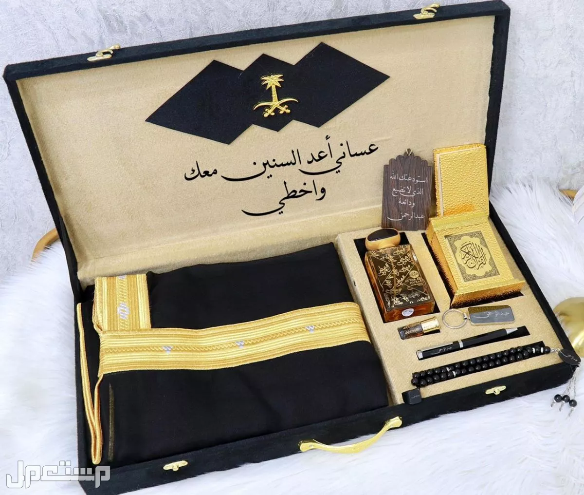 السعر 250ريال سعودي فقط 🌹* بووووكس ملكي متكامل  *  جديدنا  بوكس صيفي        كما عودناكم كل ماهوا جديد في عالم الموضه تجدوه لدينا  عرض خاص  لعشاق التميز والاناقه 😍بوكس رجالي     😍بشت رجالي