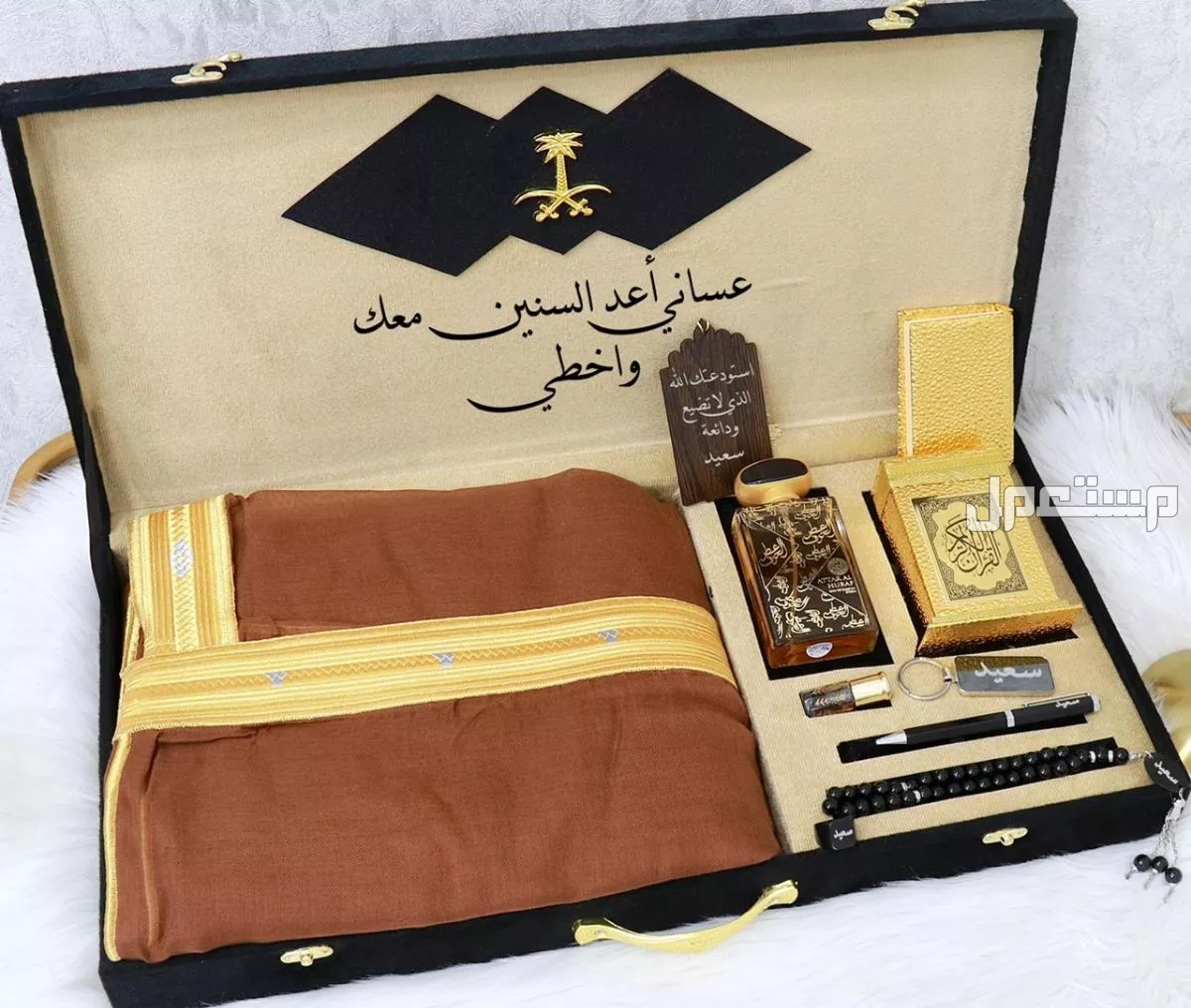 السعر 250ريال سعودي فقط 🌹* بووووكس ملكي متكامل  *  جديدنا  بوكس صيفي        كما عودناكم كل ماهوا جديد في عالم الموضه تجدوه لدينا  عرض خاص  لعشاق التميز والاناقه 😍بوكس رجالي     😍بشت رجالي