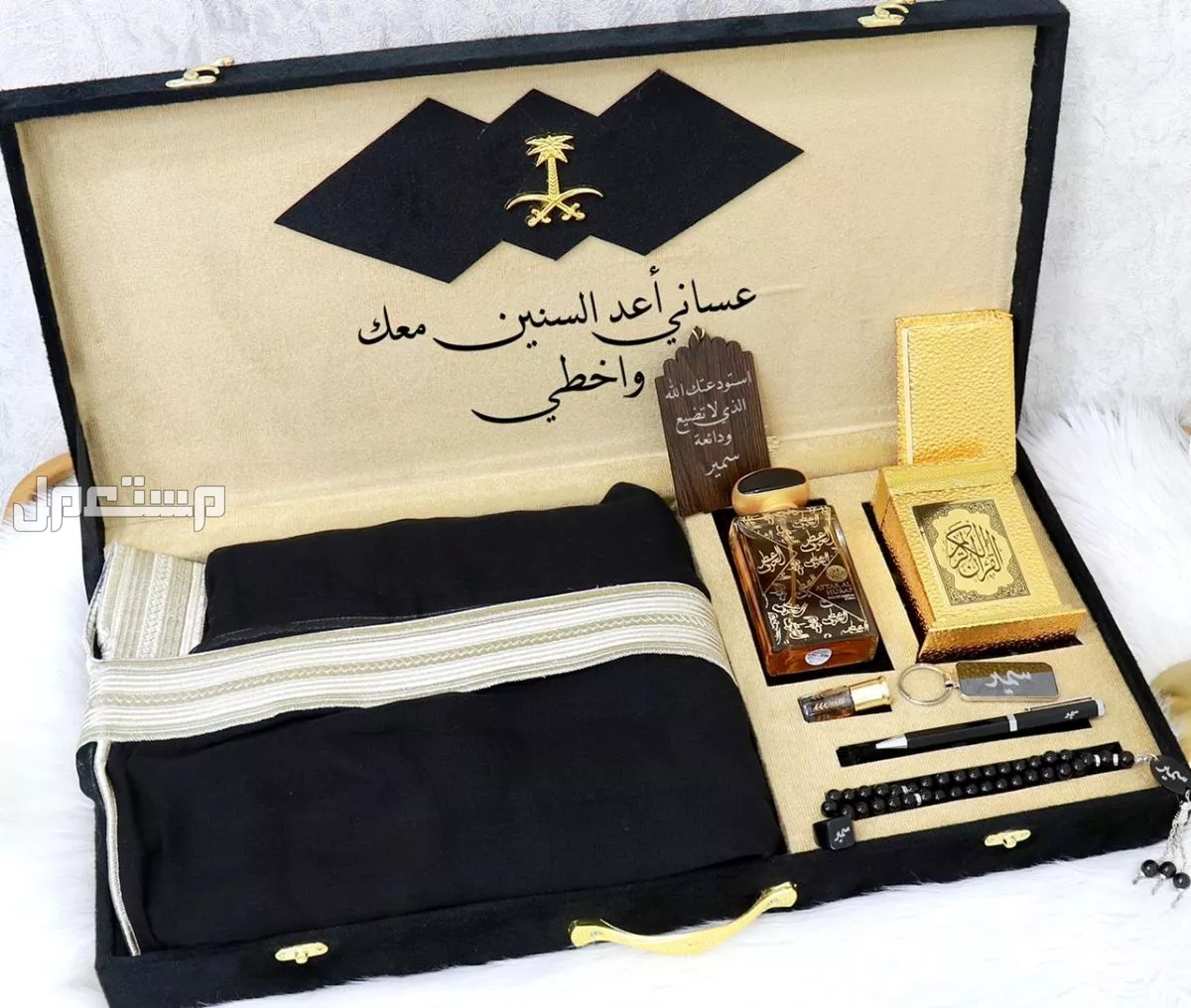 السعر 250ريال سعودي فقط 🌹* بووووكس ملكي متكامل  *  جديدنا  بوكس صيفي        كما عودناكم كل ماهوا جديد في عالم الموضه تجدوه لدينا  عرض خاص  لعشاق التميز والاناقه 😍بوكس رجالي     😍بشت رجالي