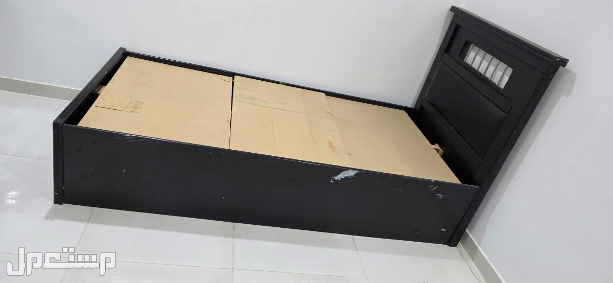 دولاب ثلاث درف سحاب وسرير نفر في جدة بسعر 800 ريال سعودي