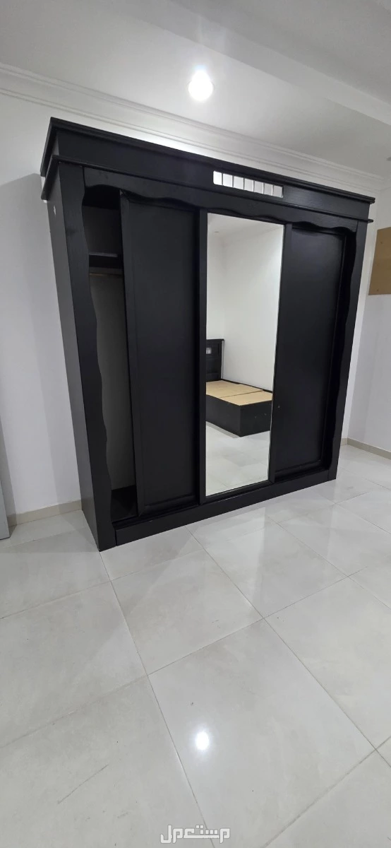 دولاب ثلاث درف سحاب وسرير نفر في جدة بسعر 800 ريال سعودي