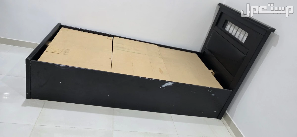 دولاب ثلاث درف سحاب وسرير نفر في جدة بسعر 800 ريال سعودي