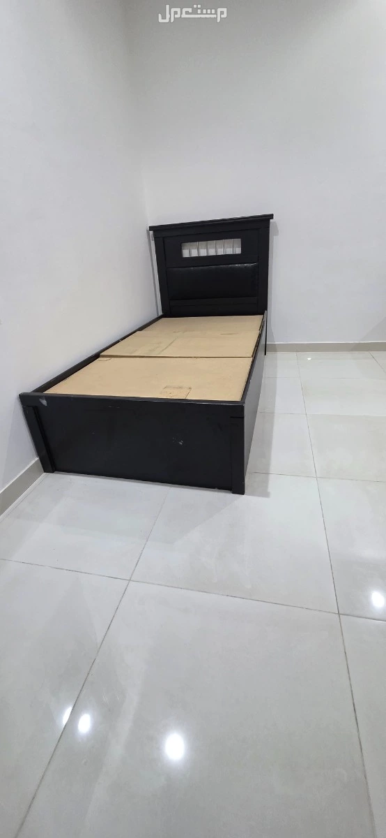 دولاب ثلاث درف سحاب وسرير نفر في جدة بسعر 800 ريال سعودي