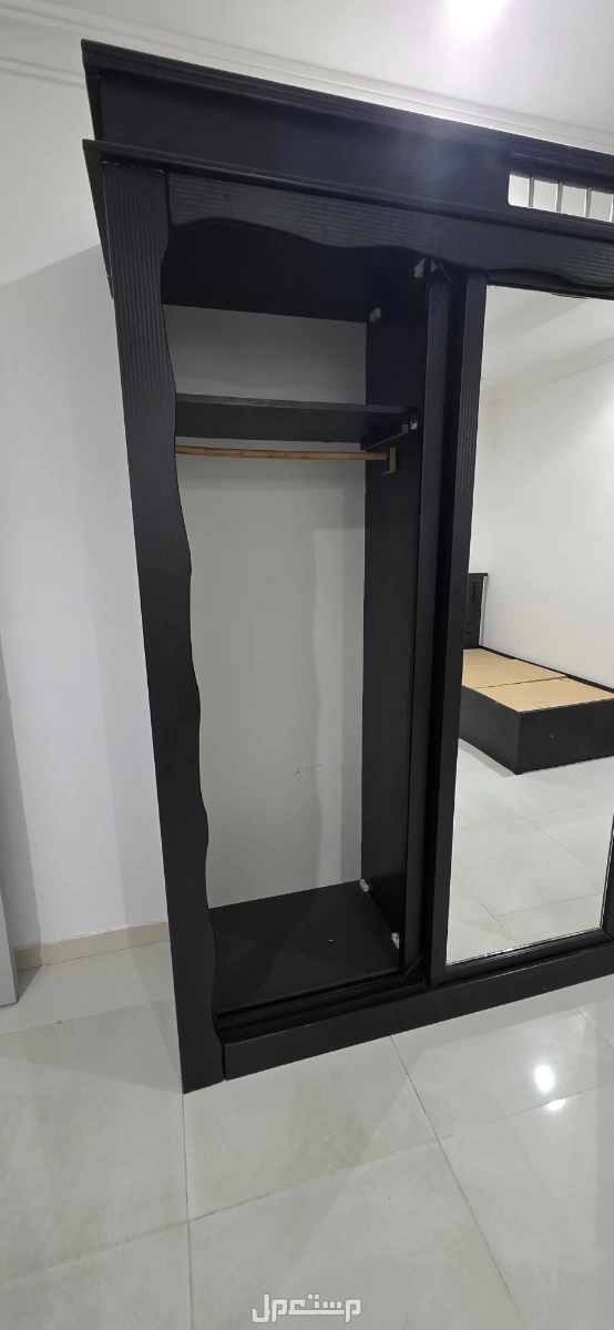 دولاب ثلاث درف سحاب وسرير نفر في جدة بسعر 800 ريال سعودي