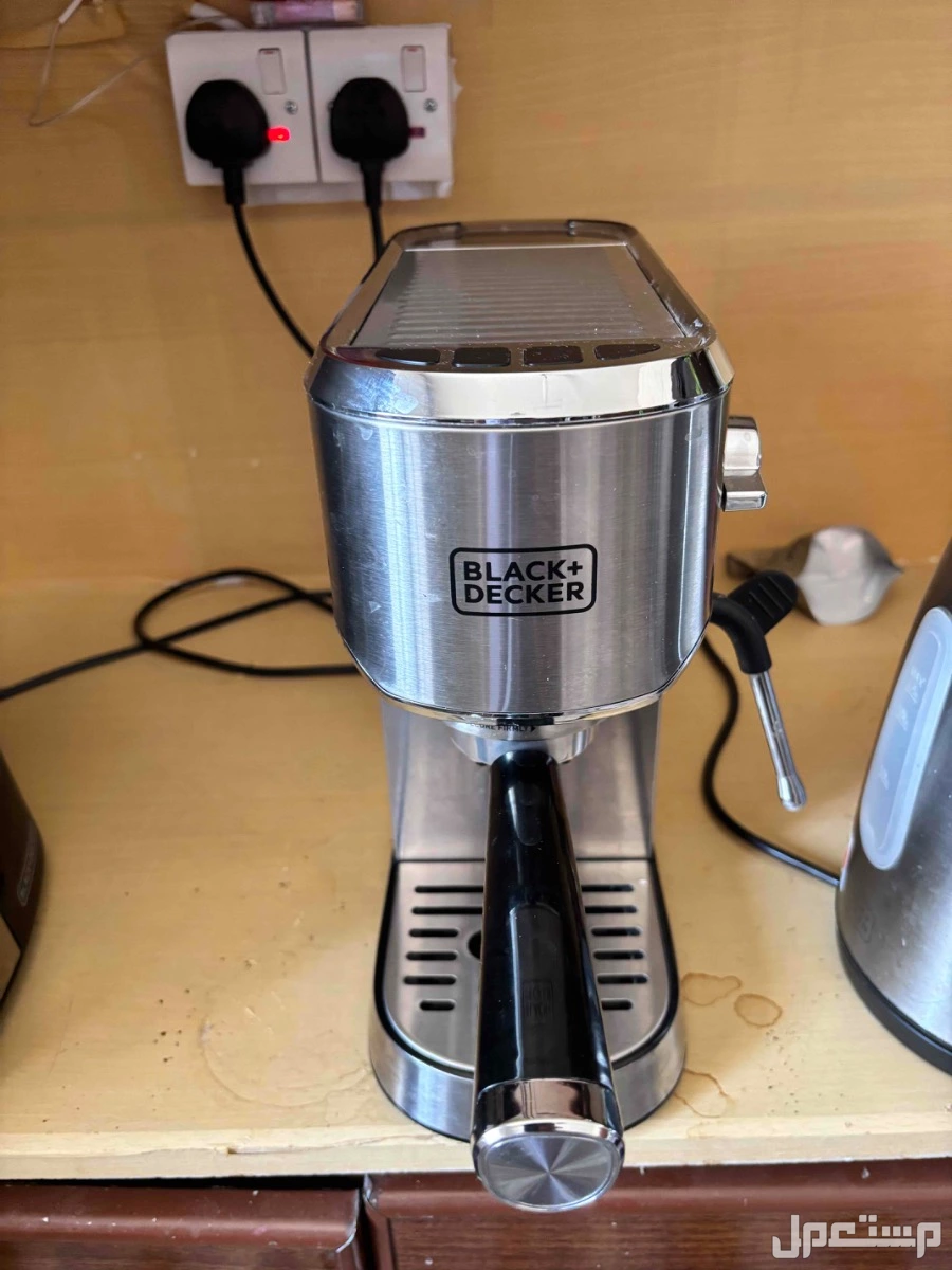 ماكينة قهوة اسبريسو Black Decker Espresso Machine استعمل شهرين للبيع