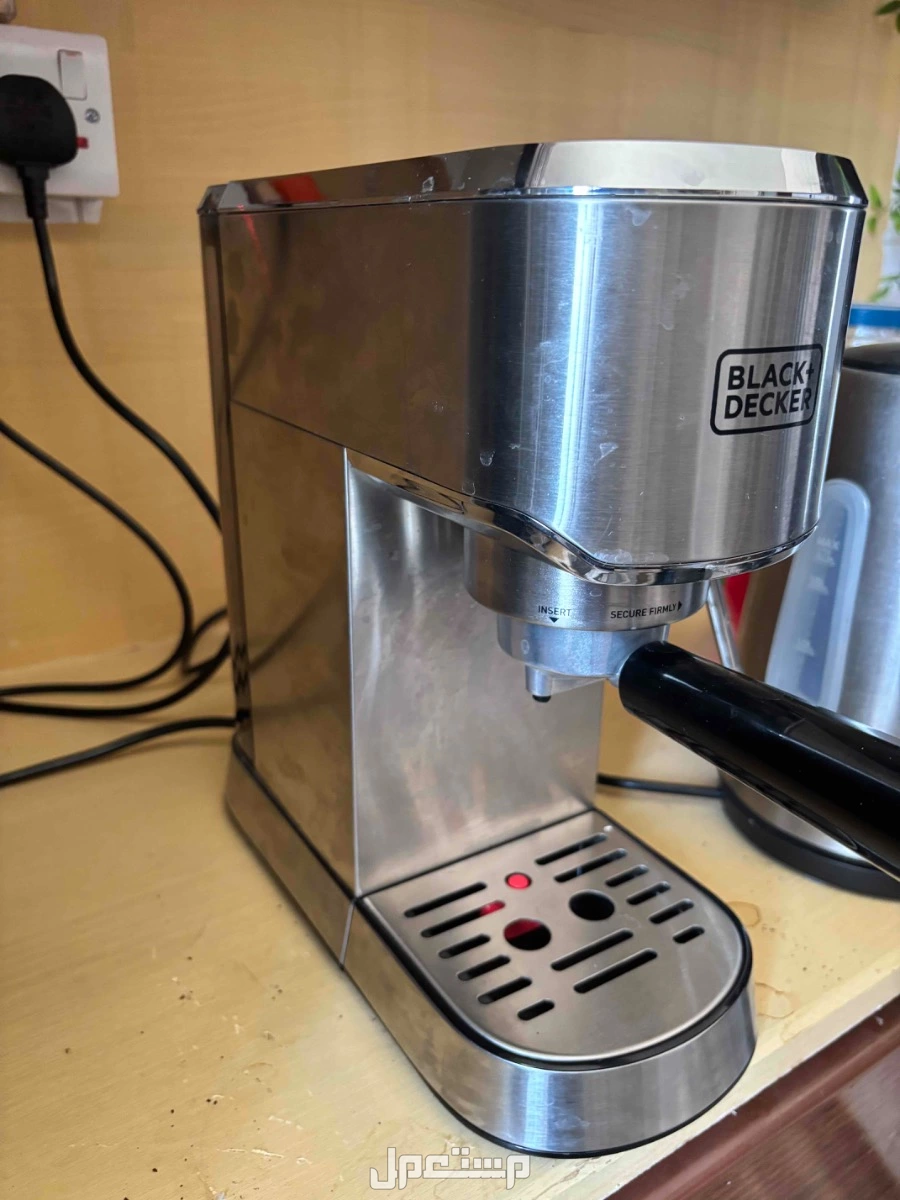 ماكينة قهوة اسبريسو Black Decker Espresso Machine استعمل شهرين للبيع