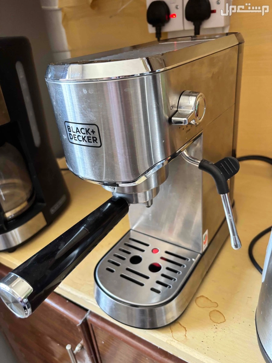 ماكينة قهوة اسبريسو Black Decker Espresso Machine استعمل شهرين للبيع