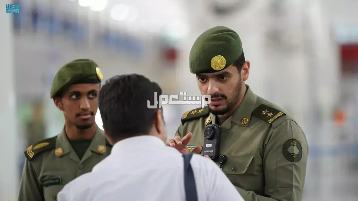خطوات تمديد تأشيرات الزيارة المنتهية في السعودية عبر أبشر 1447