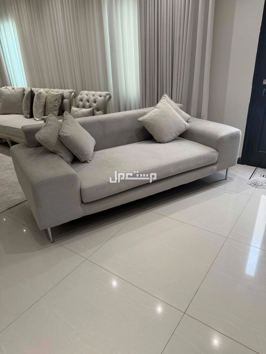 كنب من ميداس سعر الشراء 16 الف نظيف