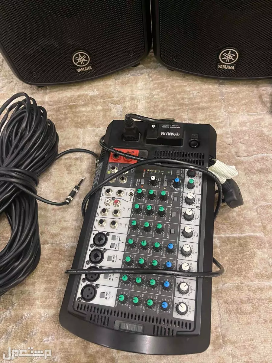 سماعات ياماها نظيفة مع المكسر والاسلاك