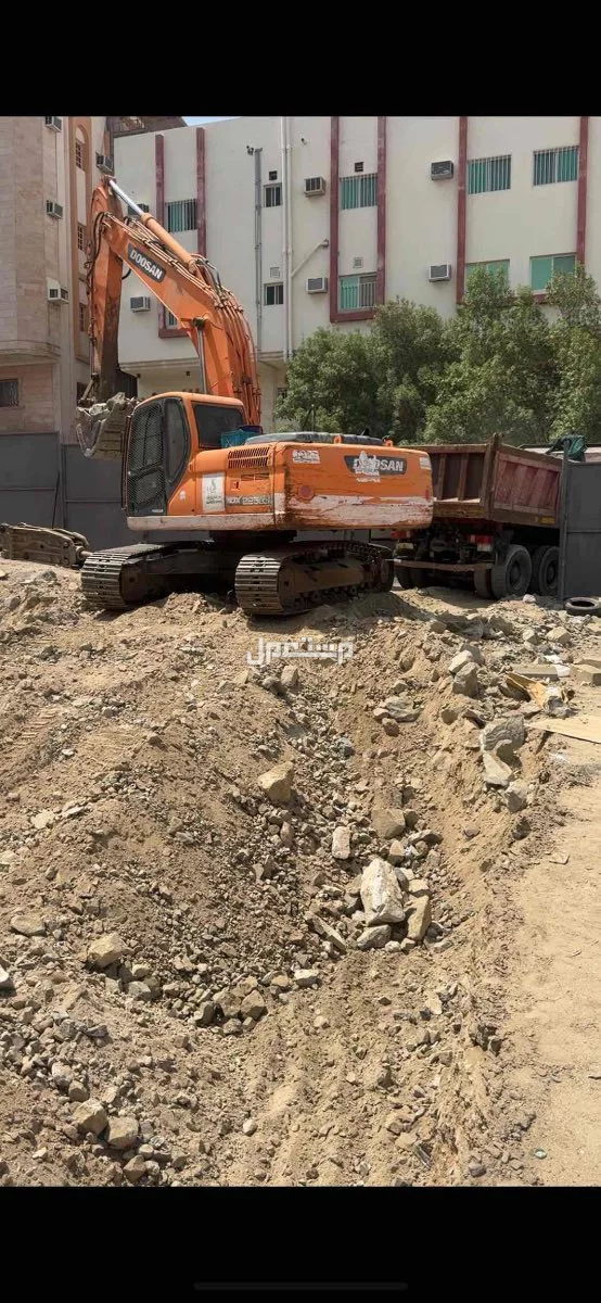 للايجار بكلين هدم وتكسير وحفر في مكة