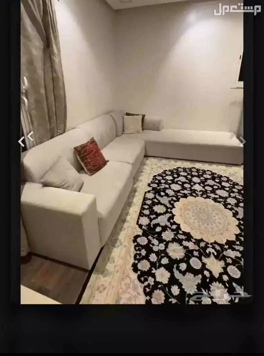 كنب زاويه استعمال نضيف جدا حد 300 ريال
