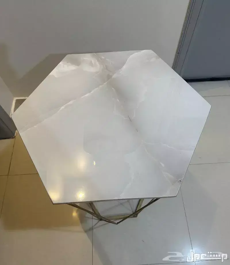 للبيع طاولات في الرياض بسعر 350 ريال سعودي