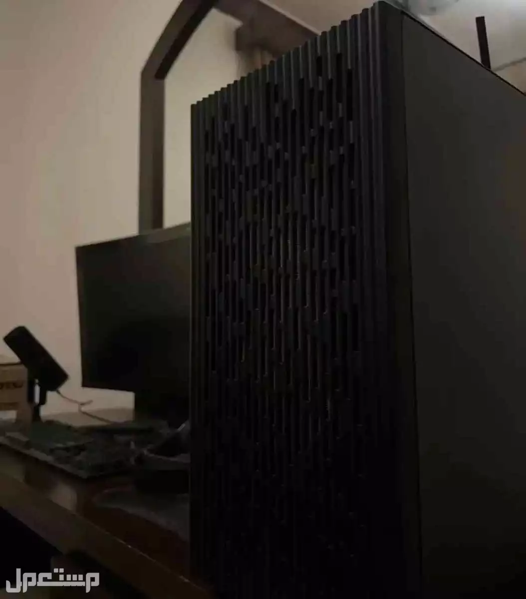 PC نظيف جداً للبيع مع شاشه MSI والتوصيل ل اي مكان ل اعلى سومه