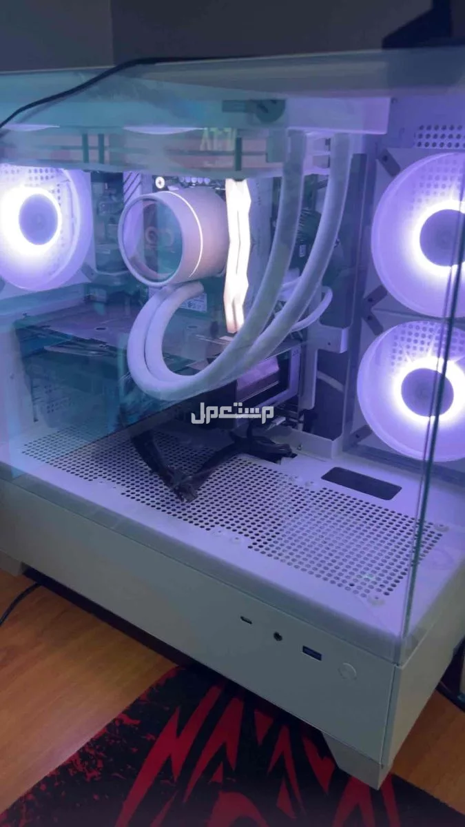 للبيع بي سي جمينج ماركة إيسر في احد المسارحة بسعر 3800 ريال سعودي