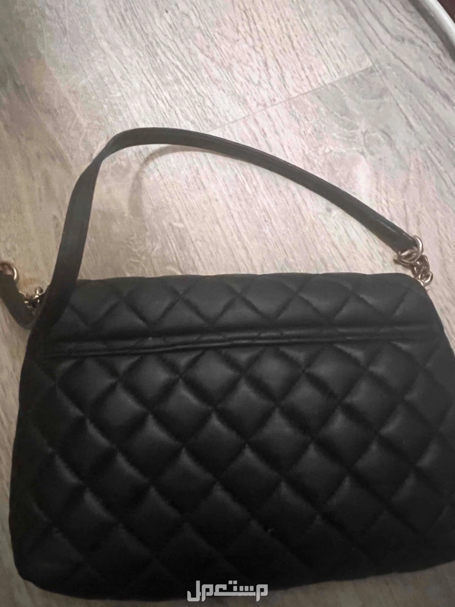في الرياض حي الرائد شنط ماركات اصليه من محلهم
