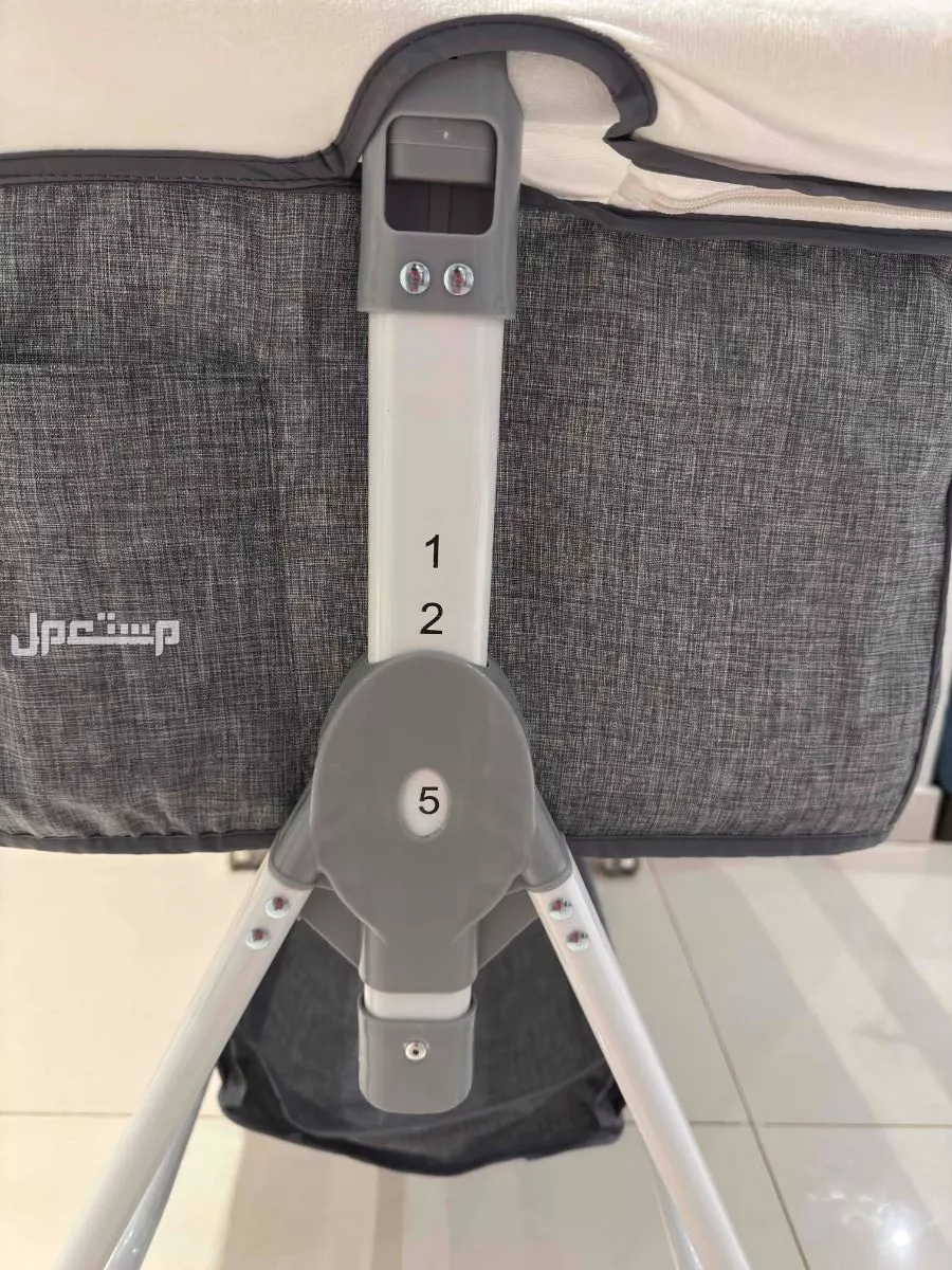 سرير اطفال نظيف في جده  في جدة بسعر 190 ريال سعودي