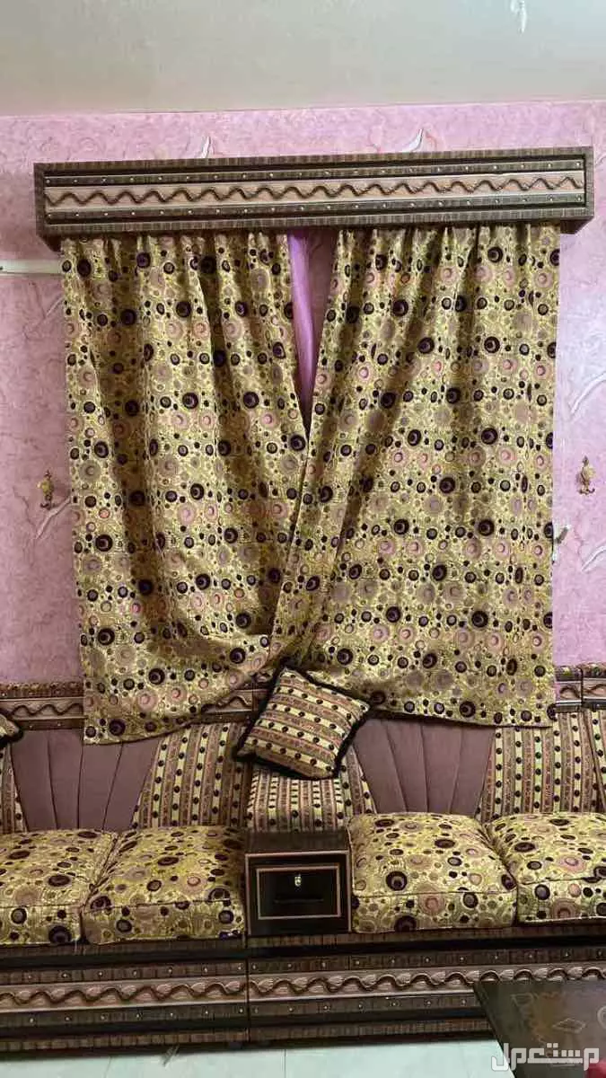 كنب في المزاحمية بسعر ألف ريال سعودي