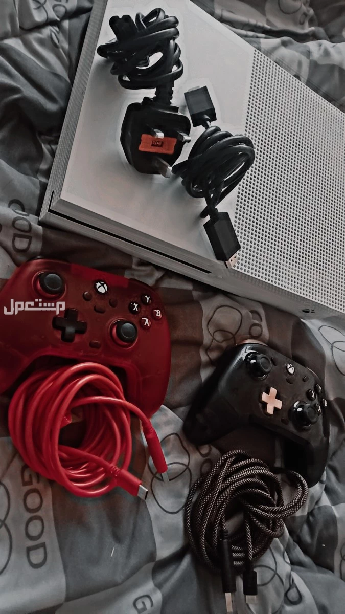 Xbox one s  للبيع السعر 950 الطائف