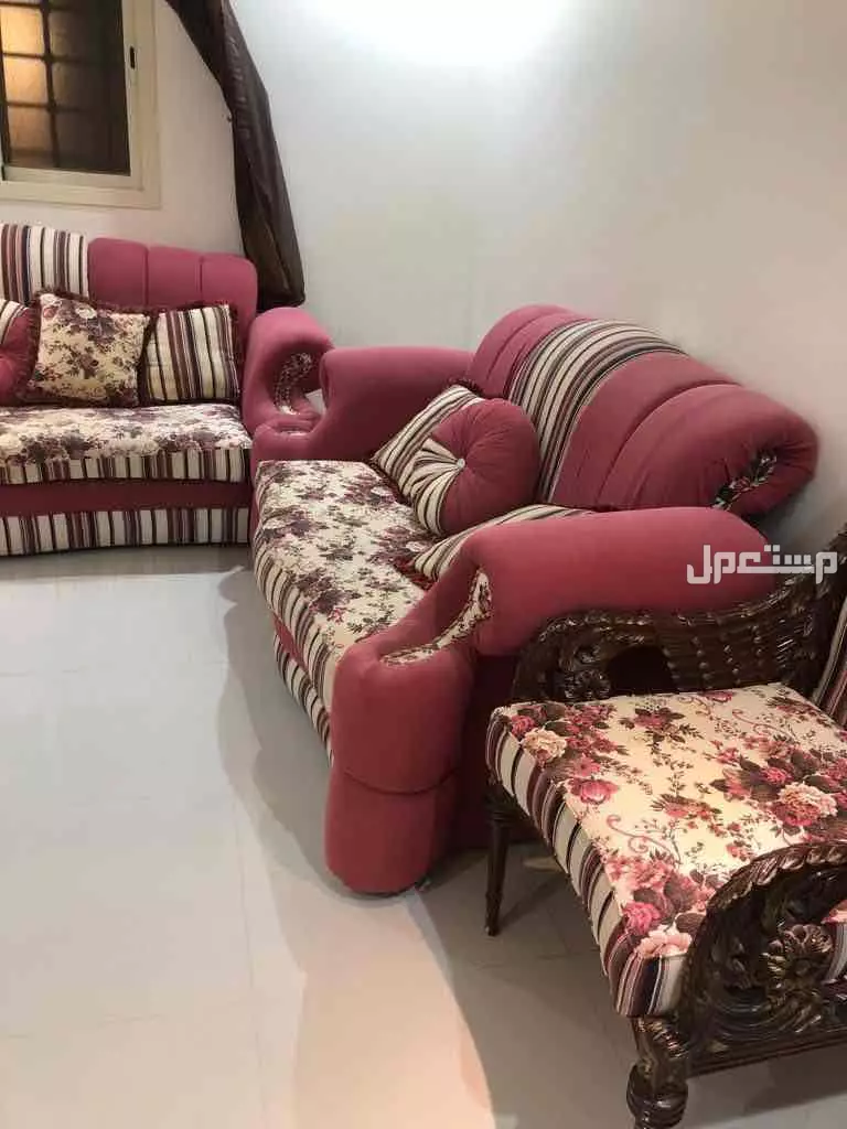 للبيع كنب صاله على السوم في الرياض بسعر ألف ريال سعودي