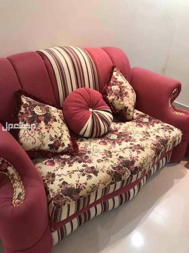 للبيع كنب صاله على السوم في الرياض بسعر ألف ريال سعودي