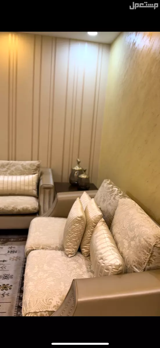 كنب امريكي مستعمل بشكل نظيف في مكة المكرمة بسعر 2ريال سعودي