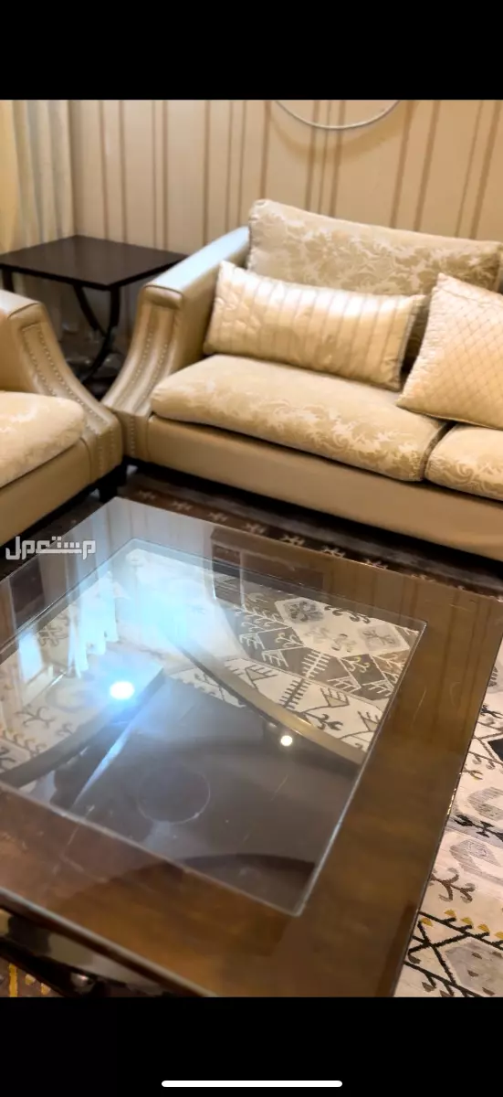 كنب امريكي مستعمل بشكل نظيف في مكة المكرمة بسعر 2ريال سعودي