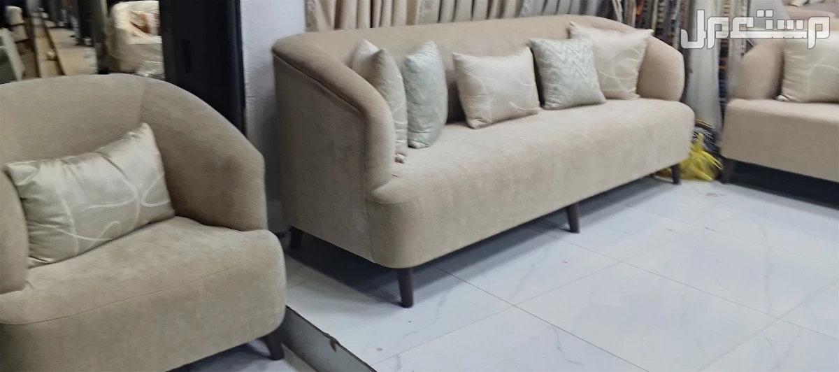 كنب خمس قطع ثلاث كبير واثنين مفرد جاهز وبسعر المصنع خشب سويدي اسفنج دلوب رقم واحد