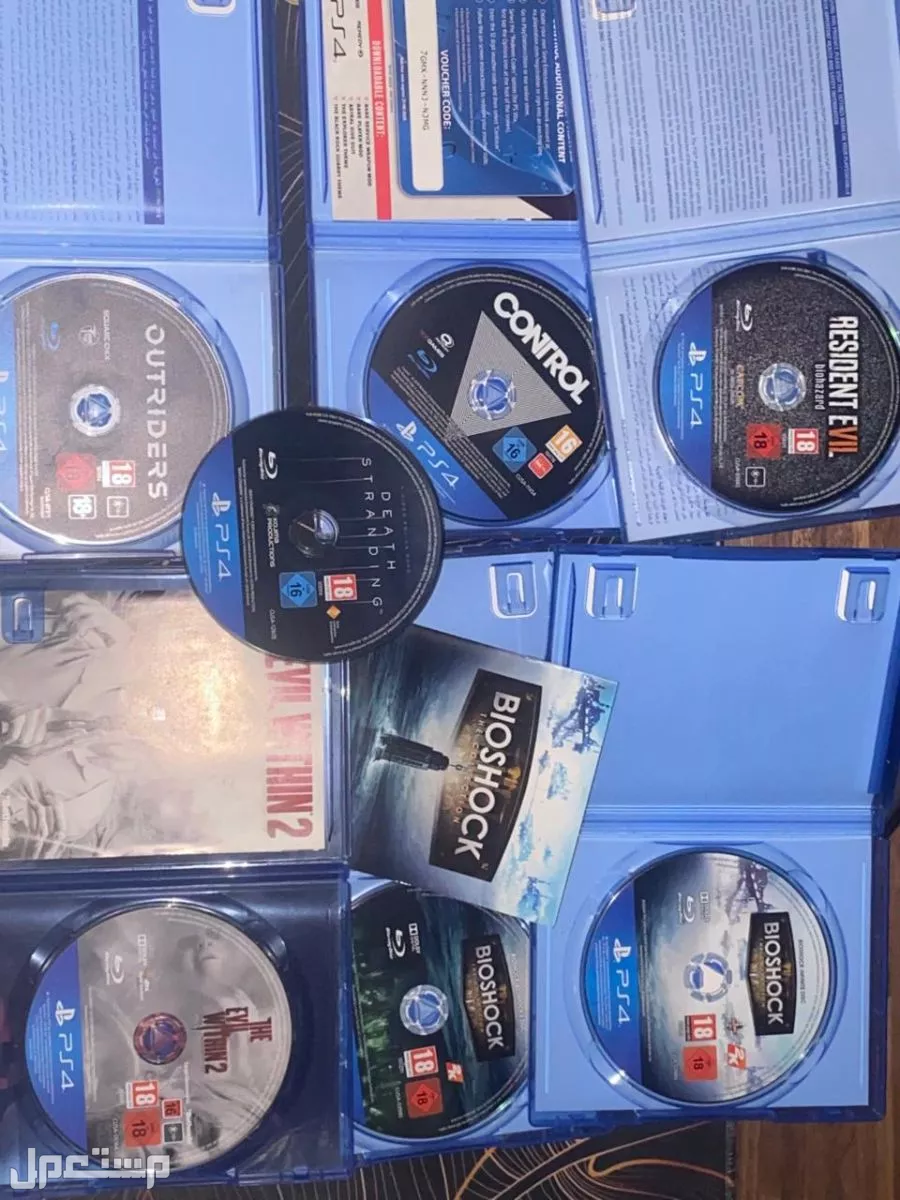 بلايستيشن 4 سليم مع 7 اشرطه للبيع
