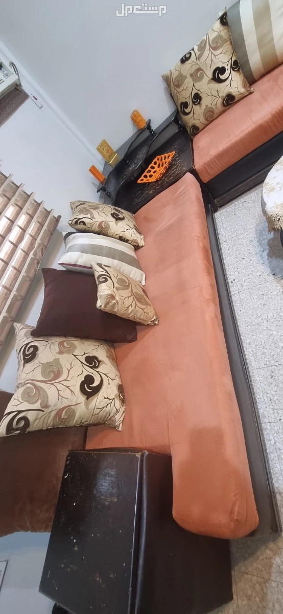كنب زاوية لون مودرن  نضيف في جدة