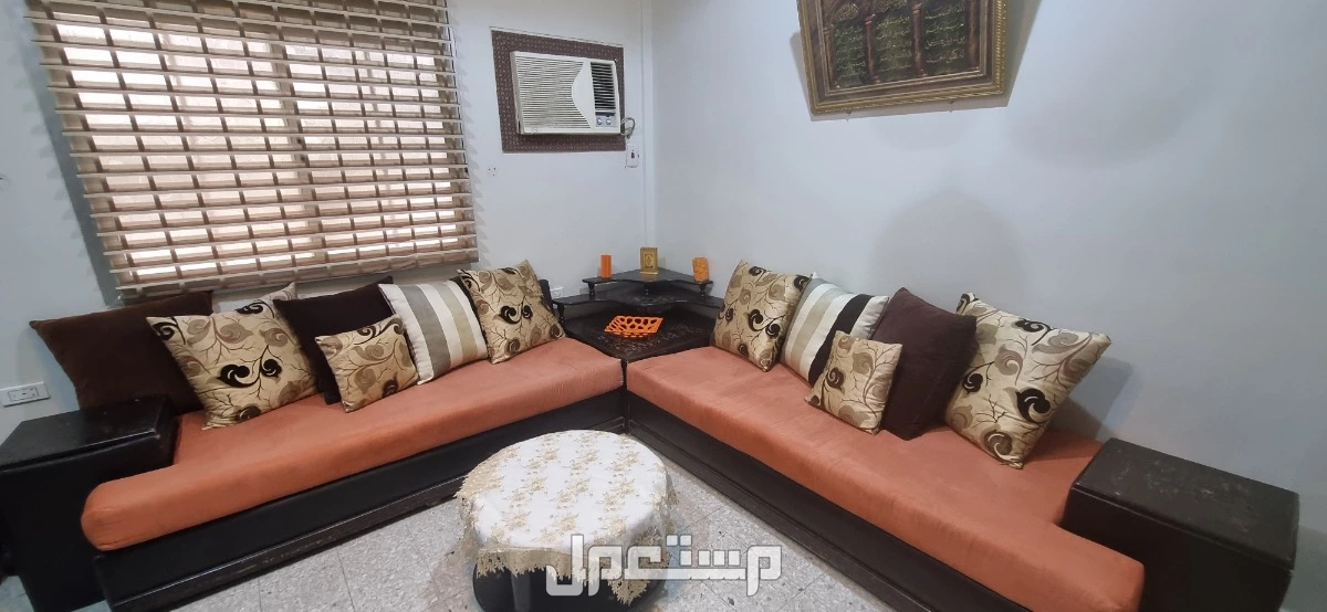 كنب زاوية لون مودرن  نضيف في جدة