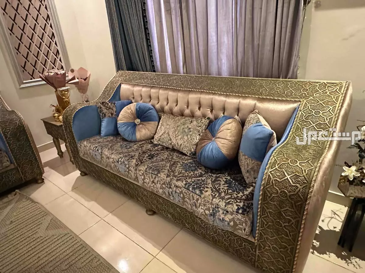 كنب مستعمل للبيع  في جدة بسعر 2300 ريال سعودي