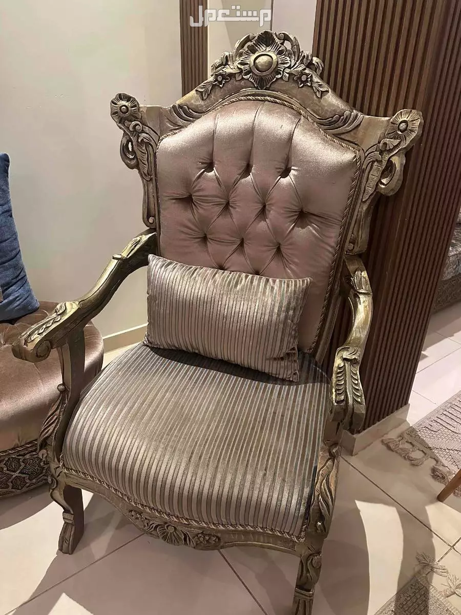 كنب مستعمل للبيع  في جدة بسعر 2300 ريال سعودي