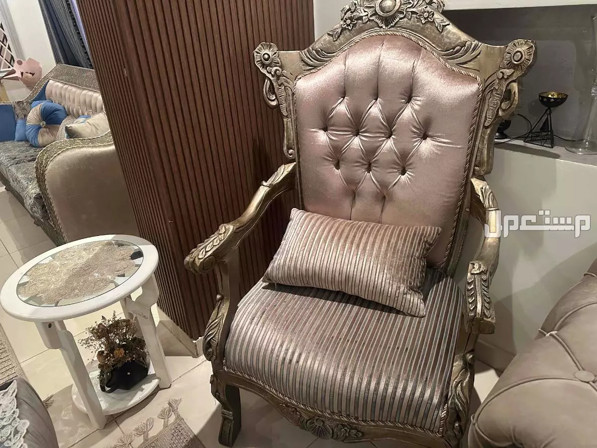 كنب مستعمل للبيع  في جدة بسعر 2300 ريال سعودي
