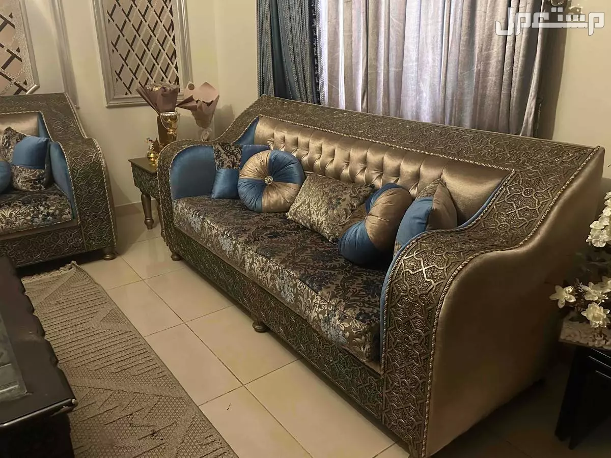 كنب مستعمل للبيع  في جدة بسعر 2300 ريال سعودي