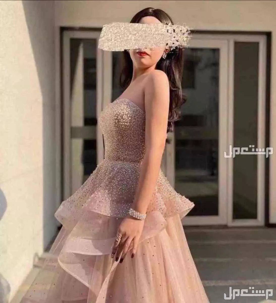 فستان سهرة فخم بسعر 1200 ريال سعودي