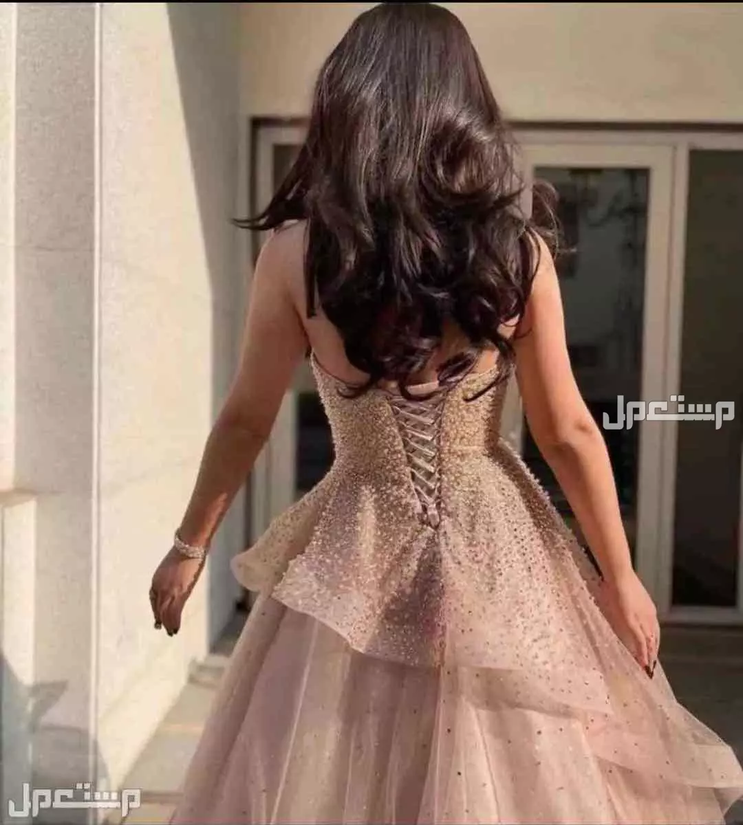 فستان سهرة فخم بسعر 1200 ريال سعودي